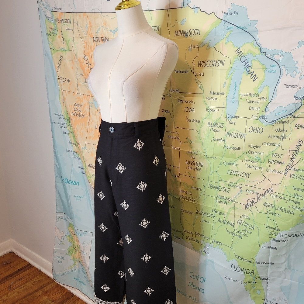 Elie Tahari Black Pants With Cream Embroidery And Back Pockets Size 10 - Picture 3 of 16